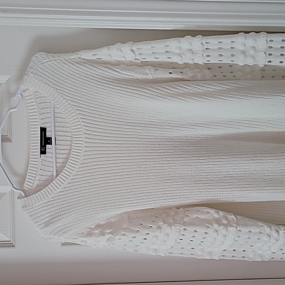 Off White Sweater - Picture 1 of 3